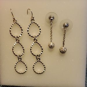 Lot of two pair of earrings